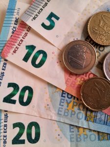 MAG N°49: Budget de la Sécu: 100 millions d'euros en plus pour les maisons de retraite