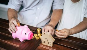 Trois quarts des retraités perçoivent une pension brute inférieure à 2067 euros par mois, fin 2016