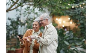 Comment les seniors utilisent-ils leur téléphone mobile ?