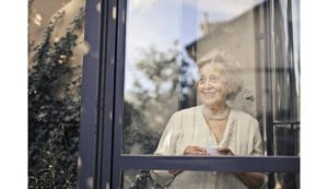 Moins de seniors en perte d’autonomie à domicile
