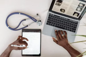 « La Musicothérapie en EHPAD : Un Remède Émotionnel pour Nos Aînés »