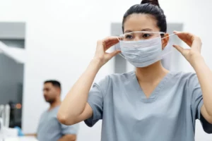 Infirmiers Coordinateurs : Clé de Voûte pour Prévenir les TMS et Optimiser l'Espace