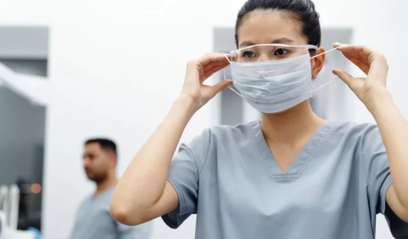 Infirmiers Coordinateurs : Clé de Voûte pour Prévenir les TMS et Optimiser l&rsquo;Espace