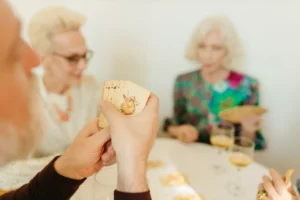 « Un Nouveau Souffle : L'Impact des Ateliers Intergénérationnels en EHPAD »